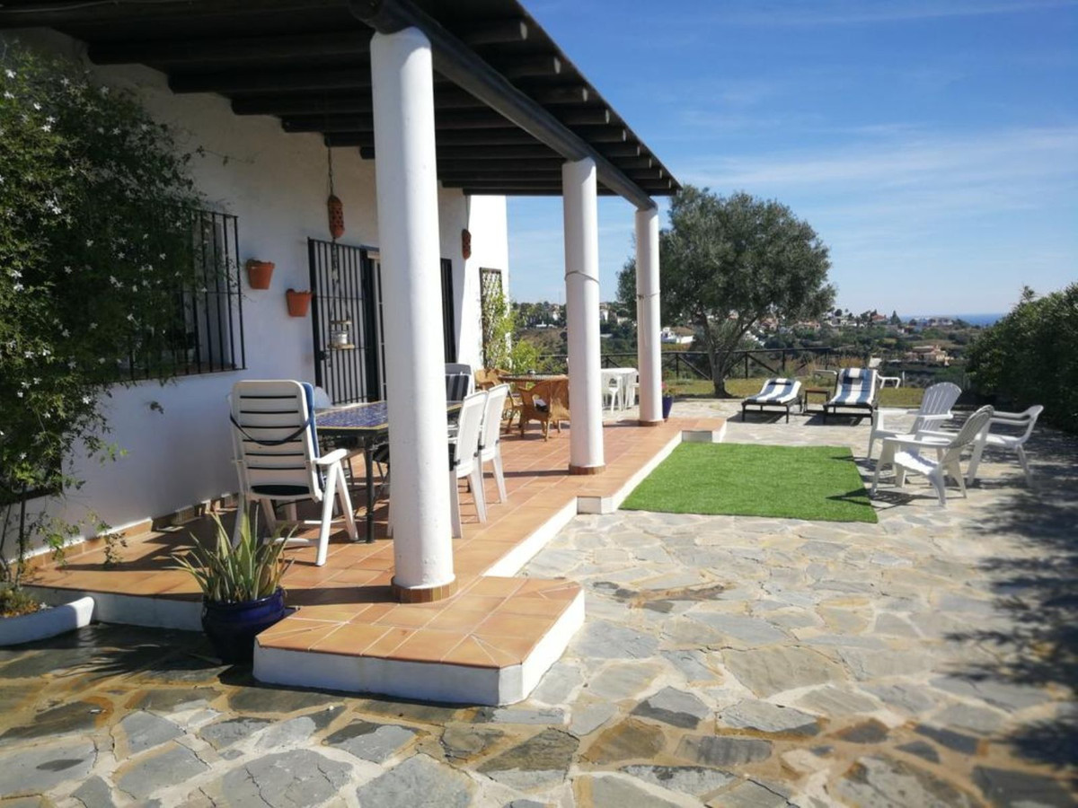 4 Bed Townhouse for sale in Estepona Costa Del Sol, Málaga, Spain
