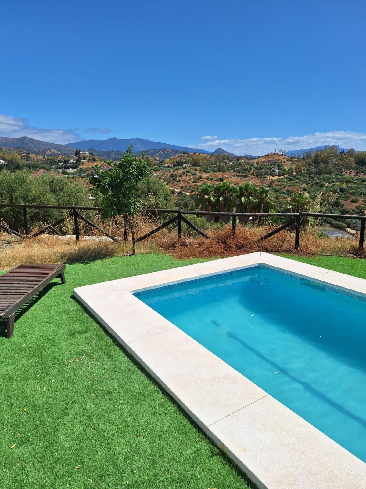 4 Bed Townhouse for sale in Estepona Costa Del Sol, Málaga, Spain