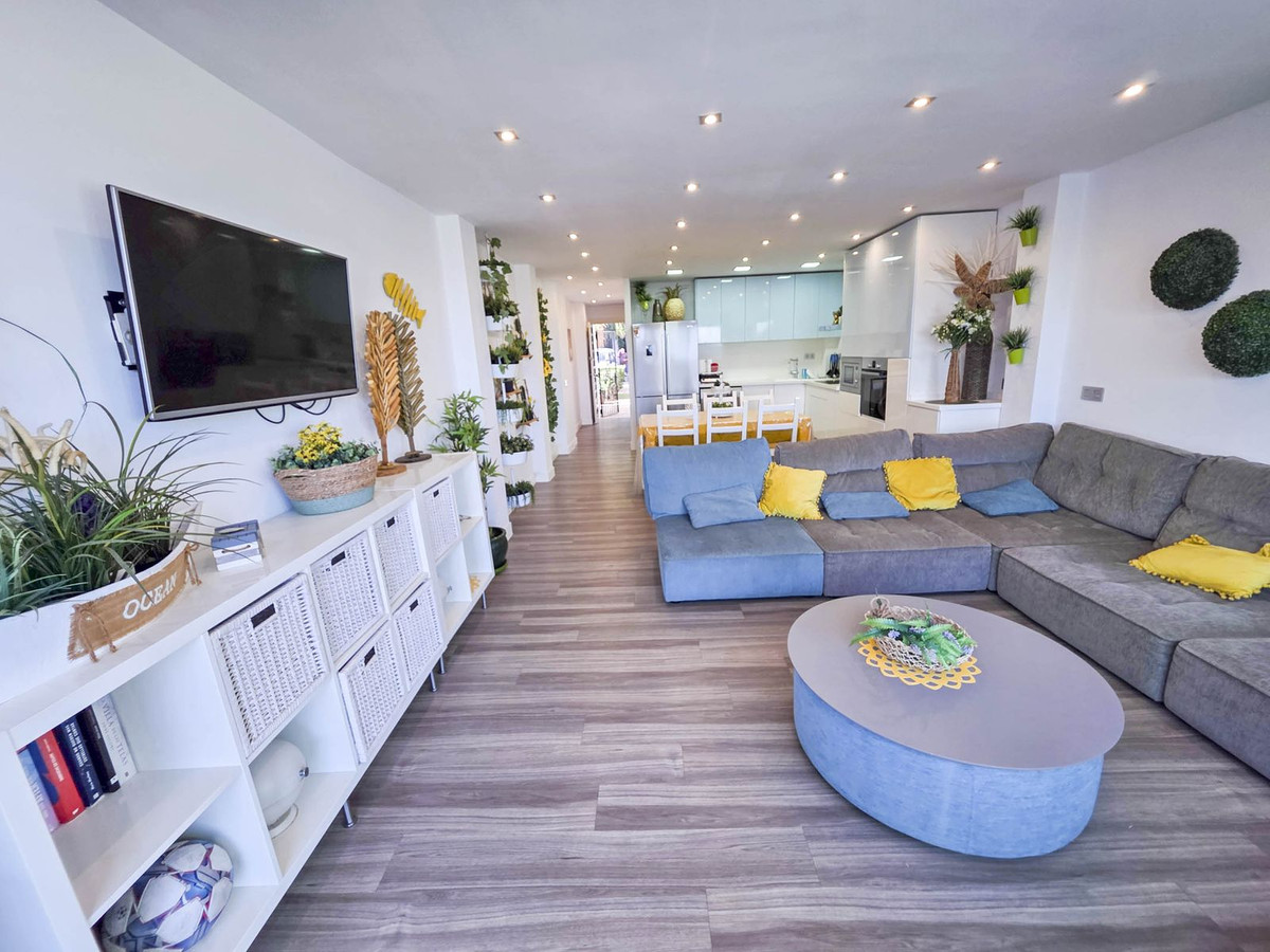 1 Bed Apartment for sale in Casares Playa Costa Del Sol, Málaga, Spain