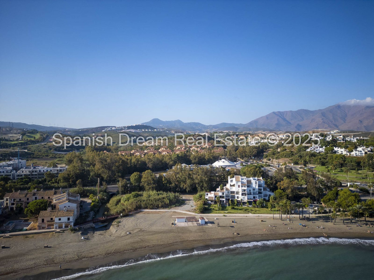 1 Bed Apartment for sale in Casares Playa Costa Del Sol, Málaga, Spain
