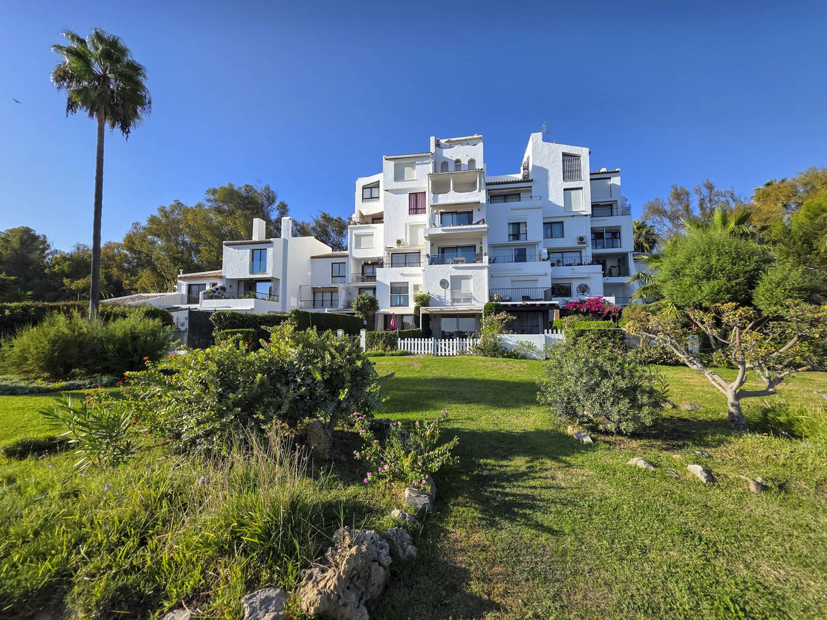 1 Bed Apartment for sale in Casares Playa Costa Del Sol, Málaga, Spain