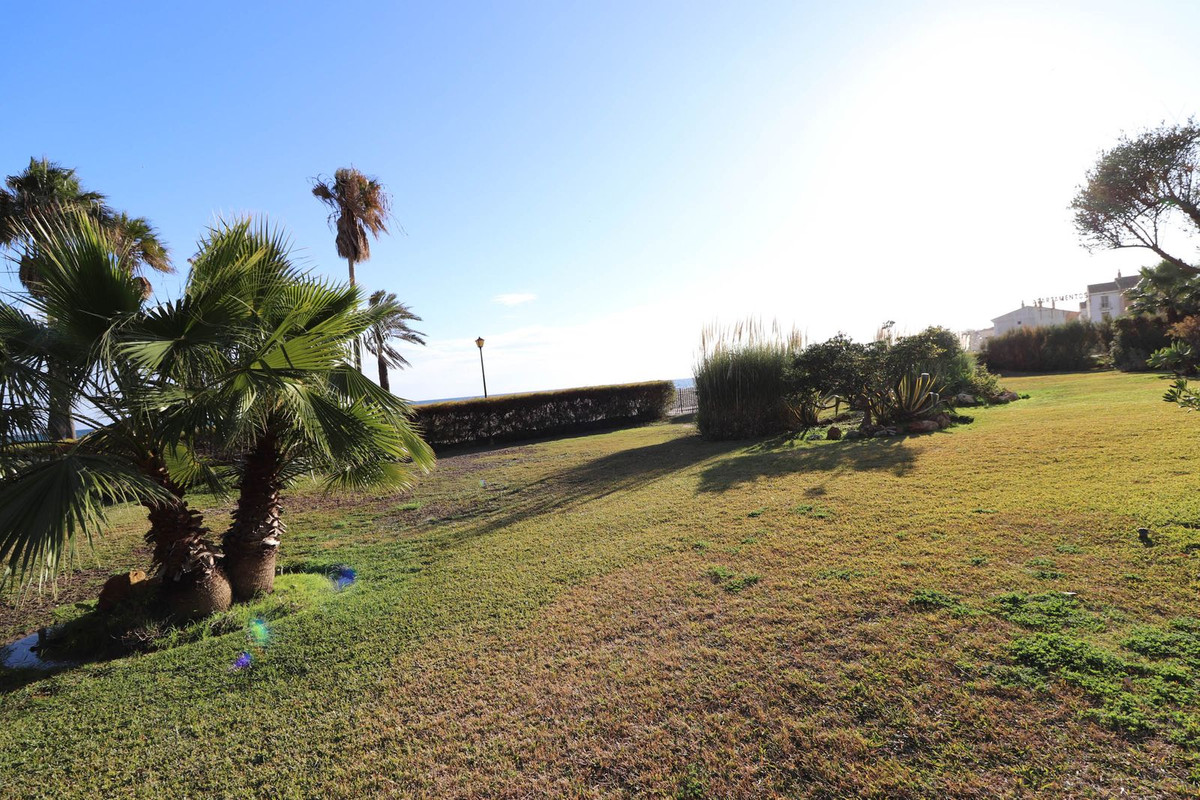 1 Bed Apartment for sale in Casares Playa Costa Del Sol, Málaga, Spain
