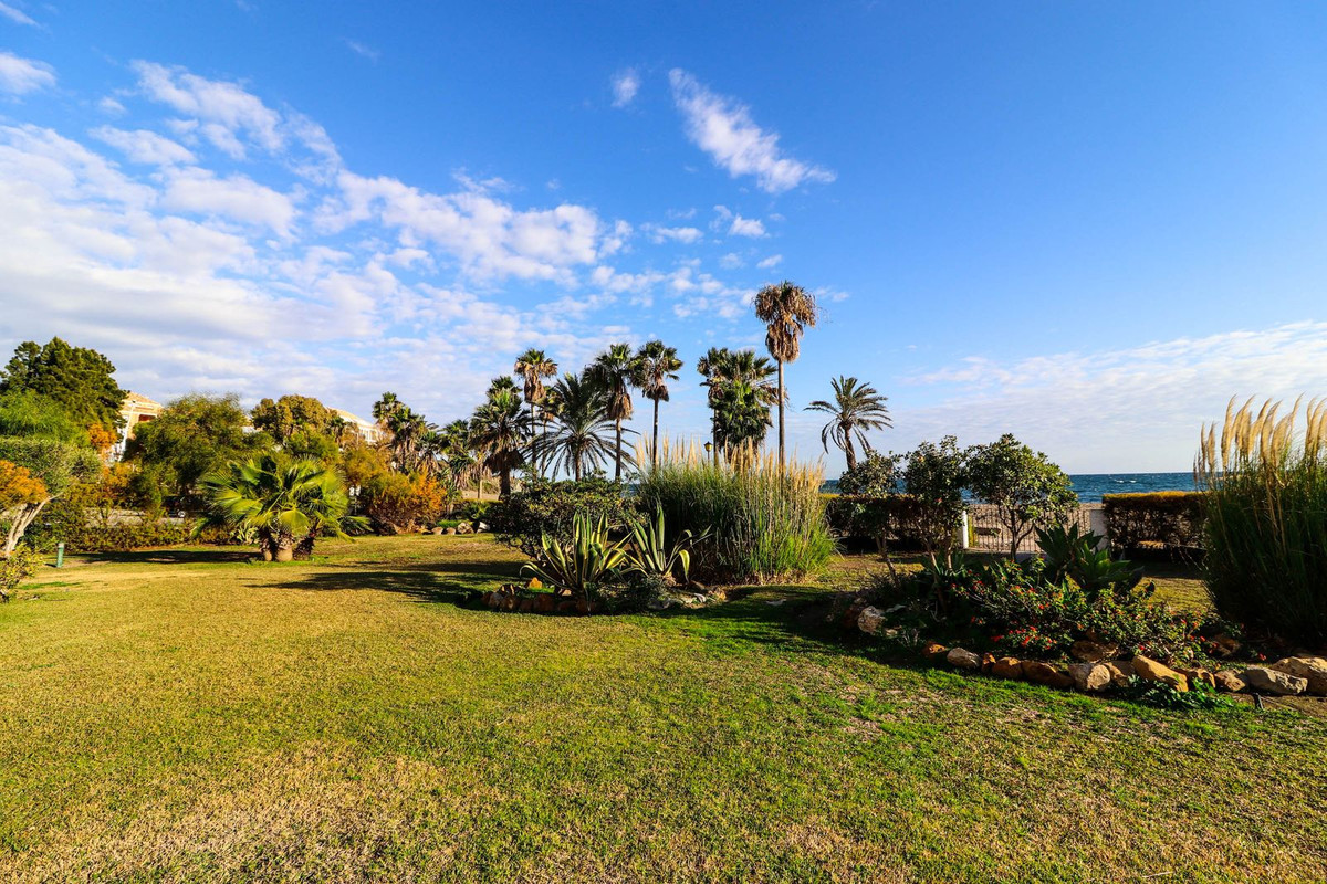 1 Bed Apartment for sale in Casares Playa Costa Del Sol, Málaga, Spain