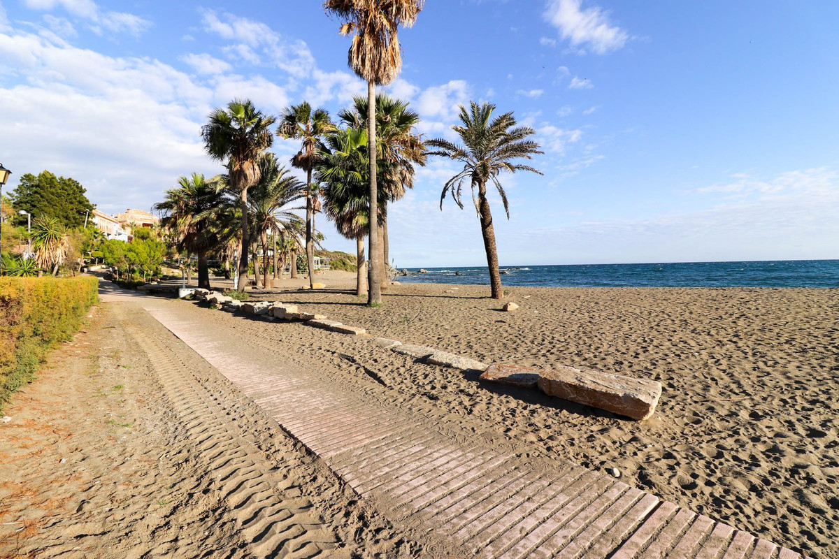 1 Bed Apartment for sale in Casares Playa Costa Del Sol, Málaga, Spain