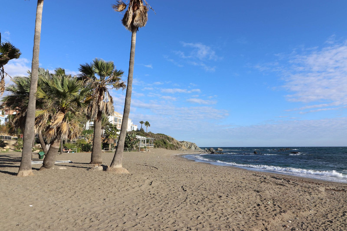 1 Bed Apartment for sale in Casares Playa Costa Del Sol, Málaga, Spain