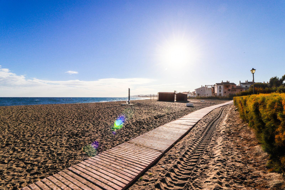 1 Bed Apartment for sale in Casares Playa Costa Del Sol, Málaga, Spain