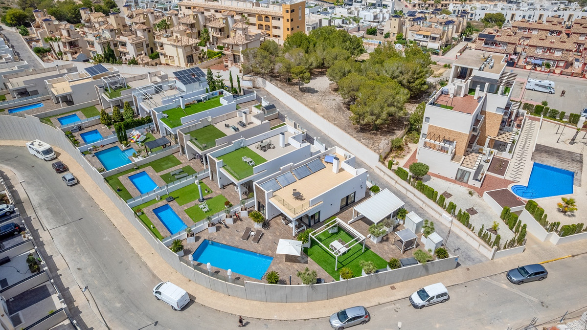 Se vende Villa - Chalet de 3 dormitorios en Costa Blanca, Alicante, España