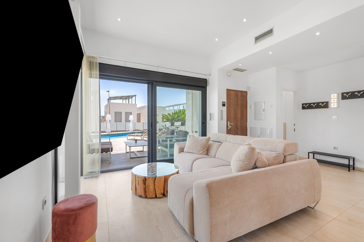 Se vende Villa - Chalet de 3 dormitorios en Costa Blanca, Alicante, España