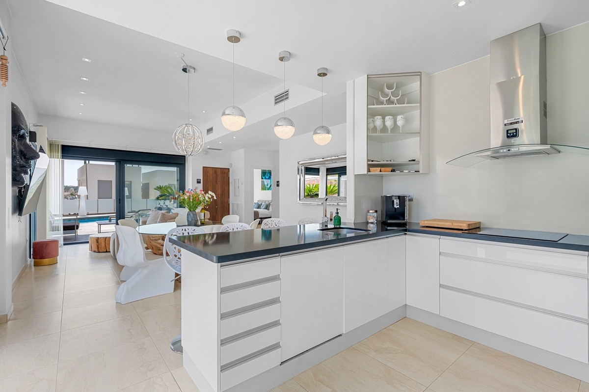 Se vende Villa - Chalet de 3 dormitorios en Costa Blanca, Alicante, España