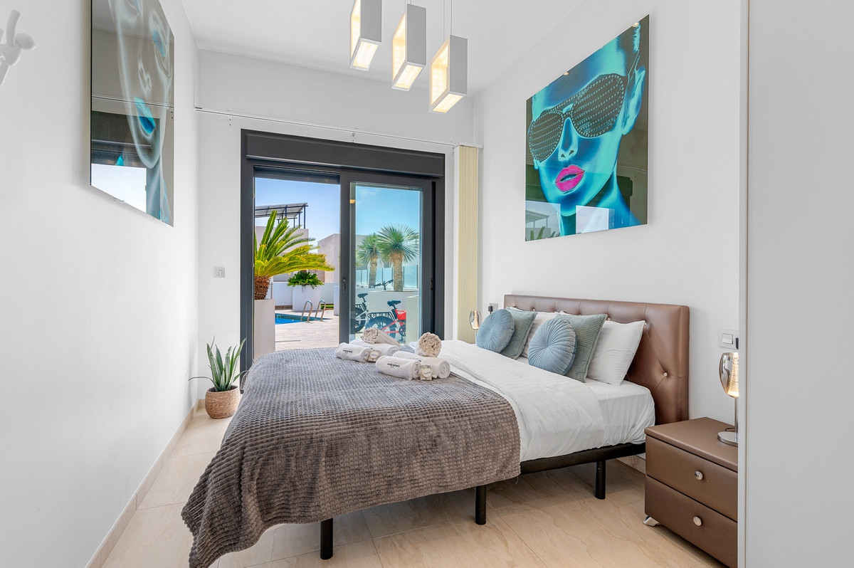 Se vende Villa - Chalet de 3 dormitorios en Costa Blanca, Alicante, España