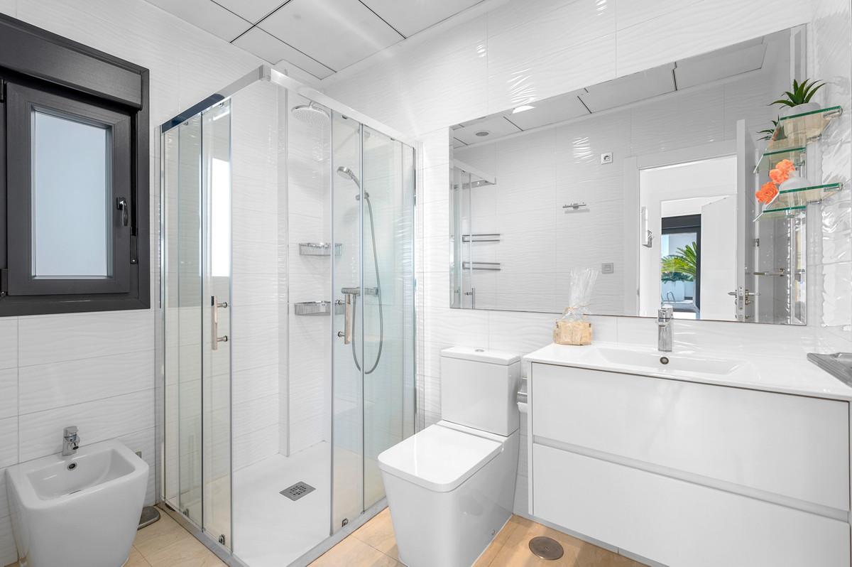 Se vende Villa - Chalet de 3 dormitorios en Costa Blanca, Alicante, España