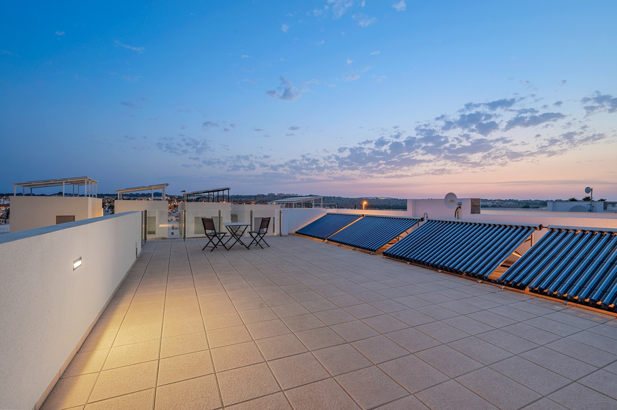 Se vende Villa - Chalet de 3 dormitorios en Costa Blanca, Alicante, España