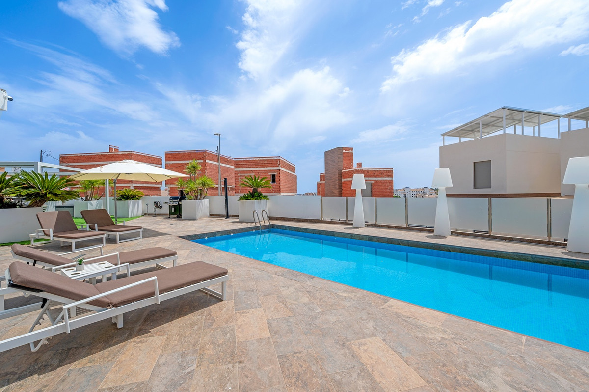 Se vende Villa - Chalet de 3 dormitorios en Costa Blanca, Alicante, España