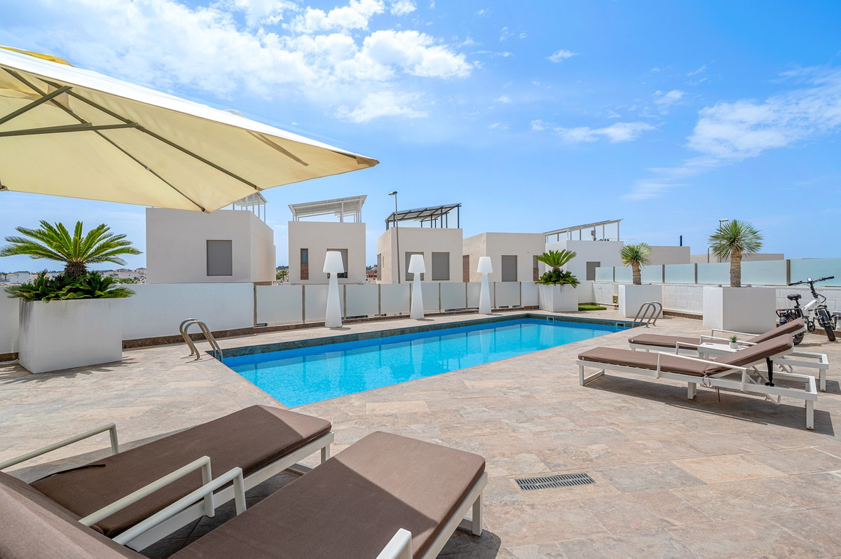 Se vende Villa - Chalet de 3 dormitorios en Costa Blanca, Alicante, España