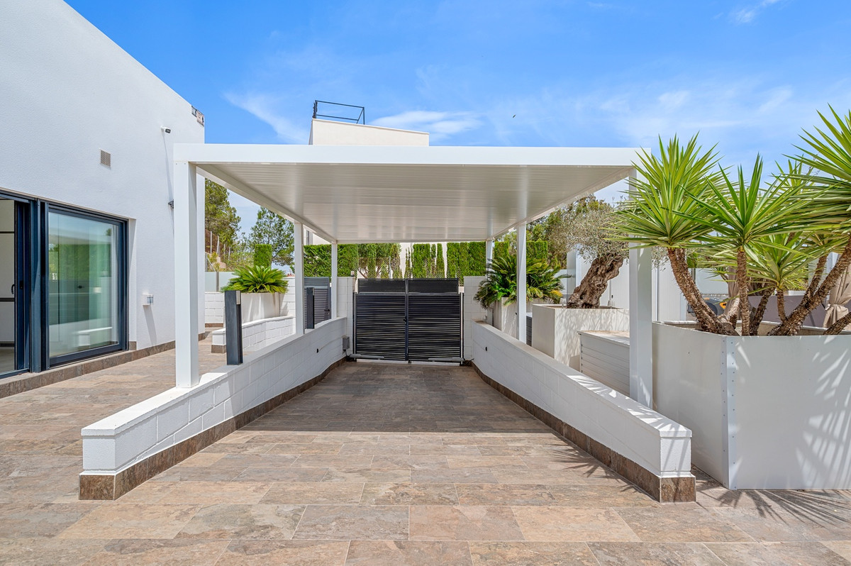 Se vende Villa - Chalet de 3 dormitorios en Costa Blanca, Alicante, España