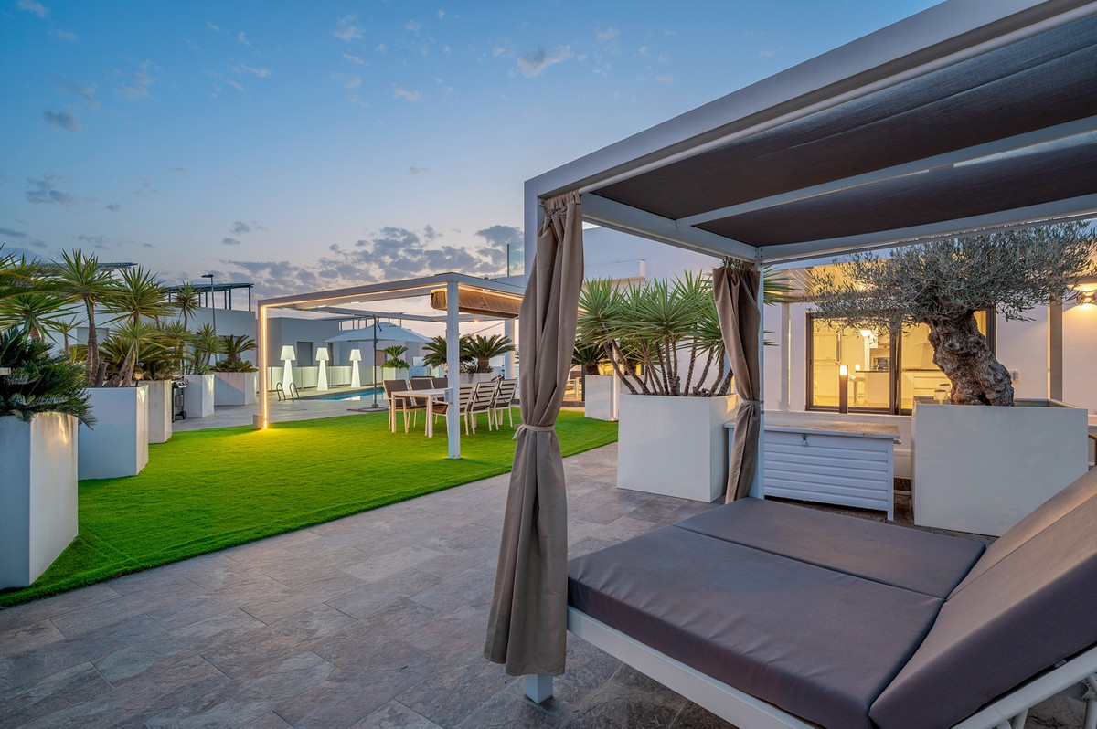 Se vende Villa - Chalet de 3 dormitorios en Costa Blanca, Alicante, España