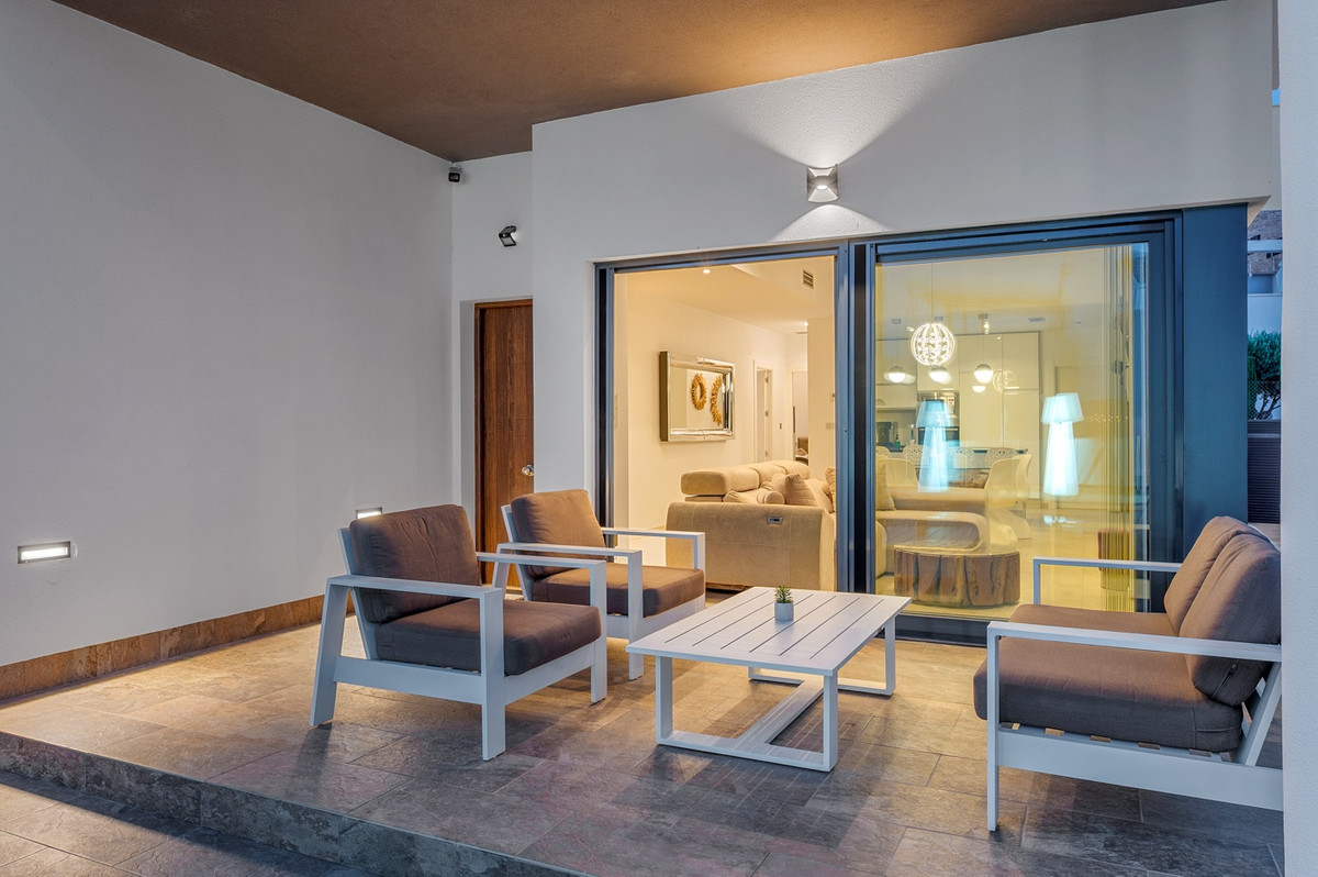 Se vende Villa - Chalet de 3 dormitorios en Costa Blanca, Alicante, España