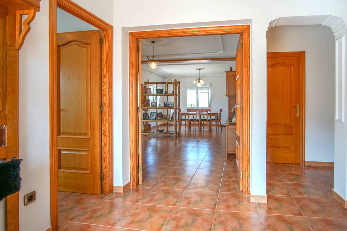 Se vende Villa - Chalet de 5 dormitorios en Costa Blanca, Alicante, España