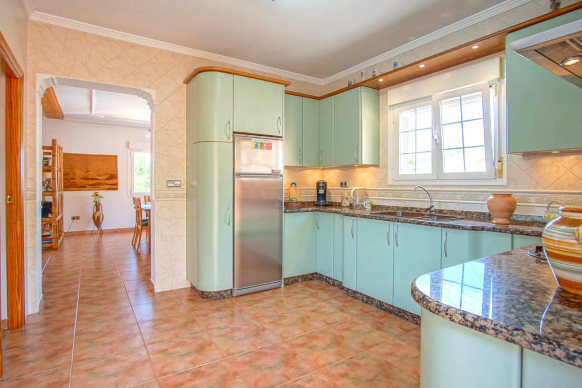 Se vende Villa - Chalet de 5 dormitorios en Costa Blanca, Alicante, España