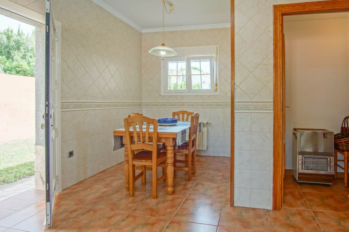 Se vende Villa - Chalet de 5 dormitorios en Costa Blanca, Alicante, España