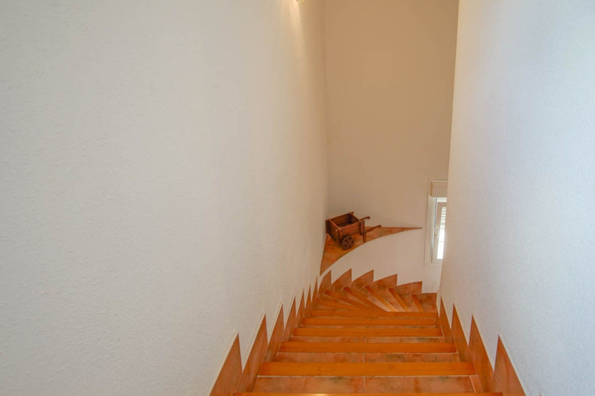 Se vende Villa - Chalet de 5 dormitorios en Costa Blanca, Alicante, España
