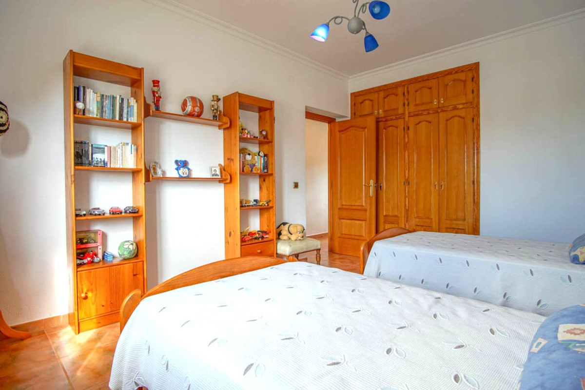 Se vende Villa - Chalet de 5 dormitorios en Costa Blanca, Alicante, España