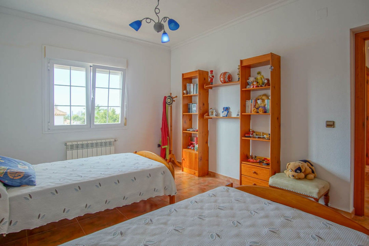 Se vende Villa - Chalet de 5 dormitorios en Costa Blanca, Alicante, España