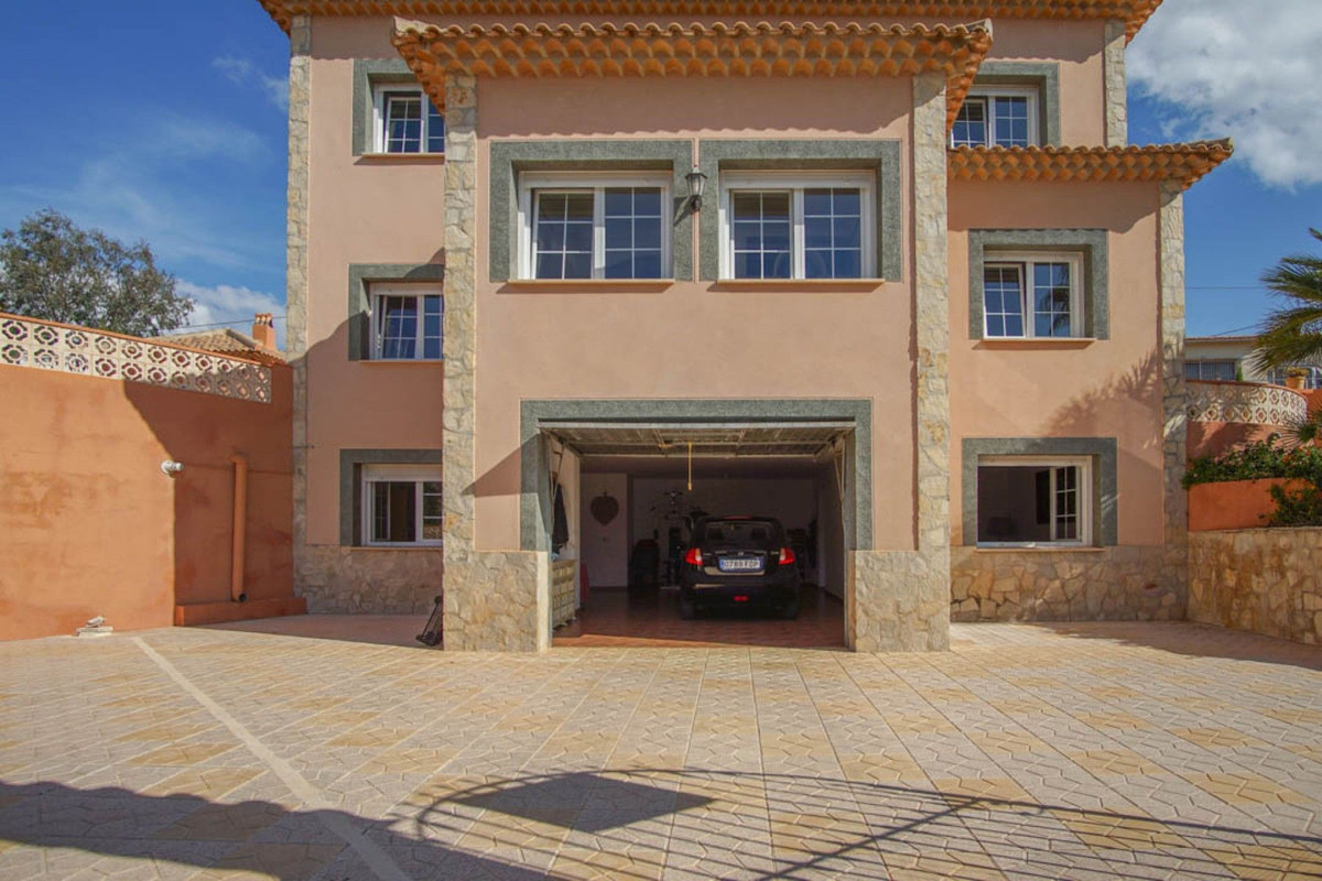 Se vende Villa - Chalet de 5 dormitorios en Costa Blanca, Alicante, España