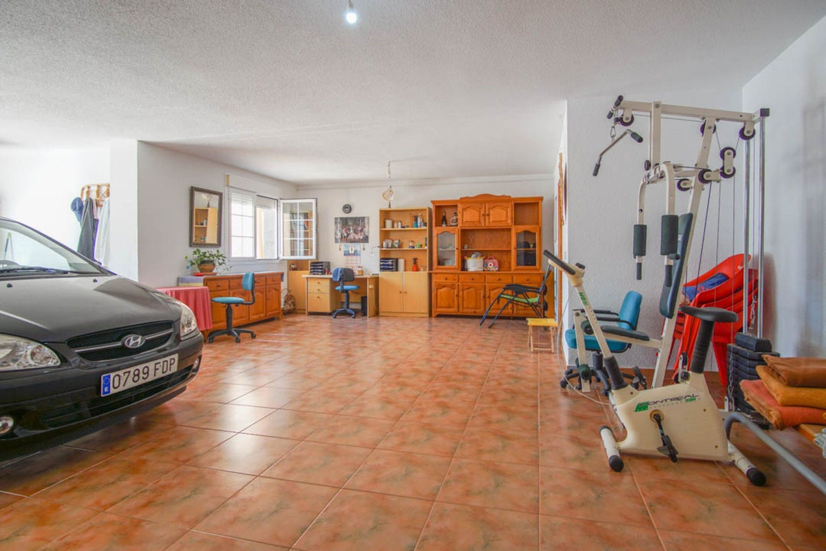 Se vende Villa - Chalet de 5 dormitorios en Costa Blanca, Alicante, España