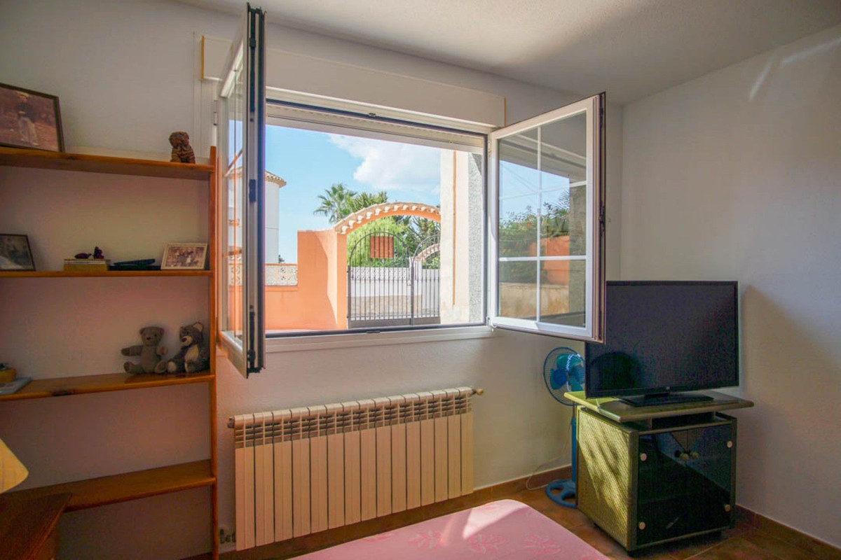 Se vende Villa - Chalet de 5 dormitorios en Costa Blanca, Alicante, España