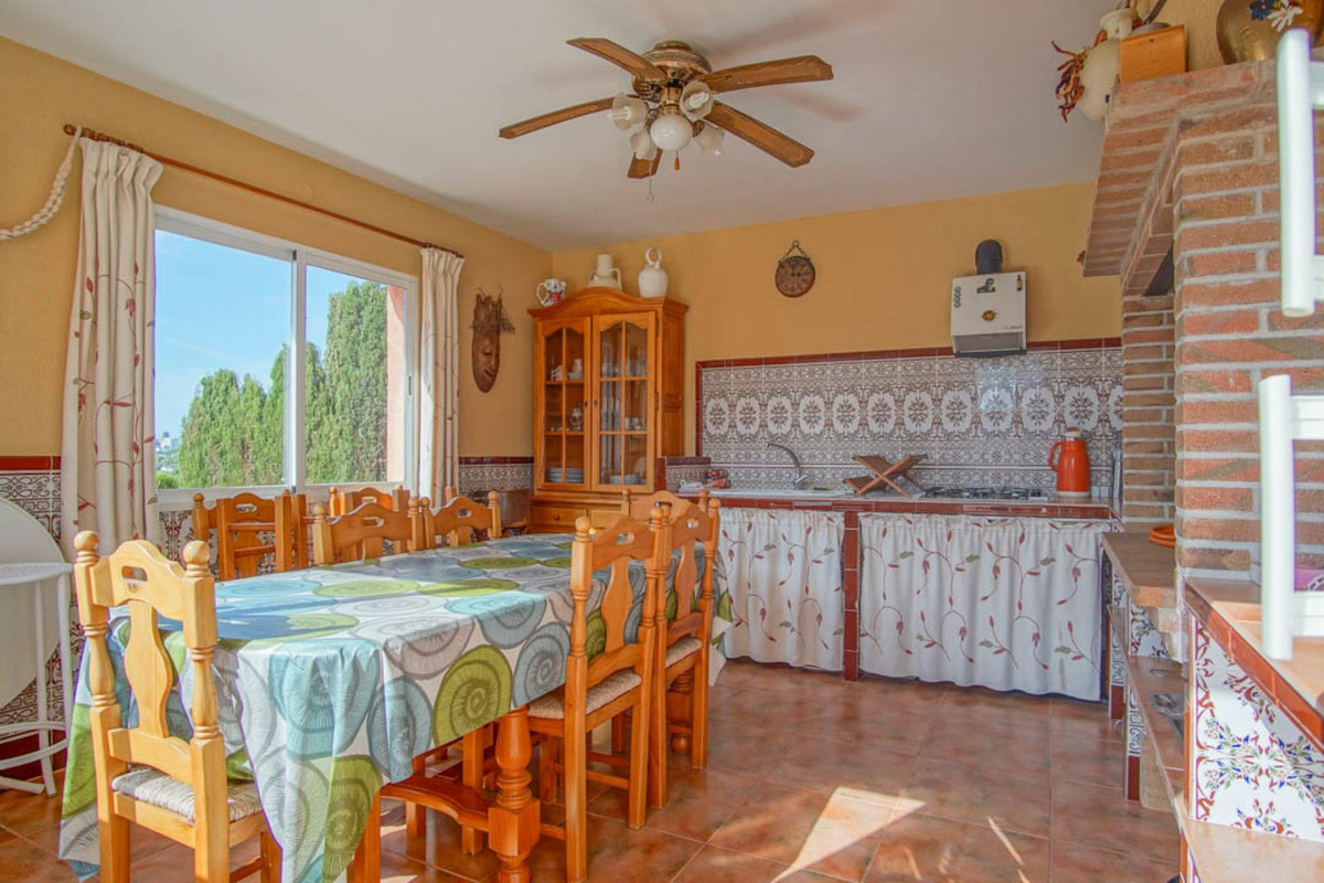 Se vende Villa - Chalet de 5 dormitorios en Costa Blanca, Alicante, España