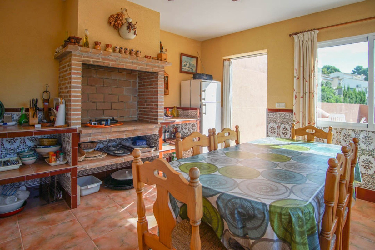 Se vende Villa - Chalet de 5 dormitorios en Costa Blanca, Alicante, España