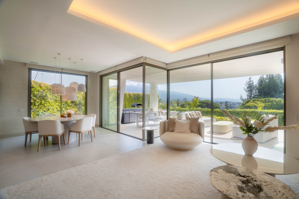Se vende Villa - Chalet de 4 dormitorios en Costa Del Sol, Málaga, España