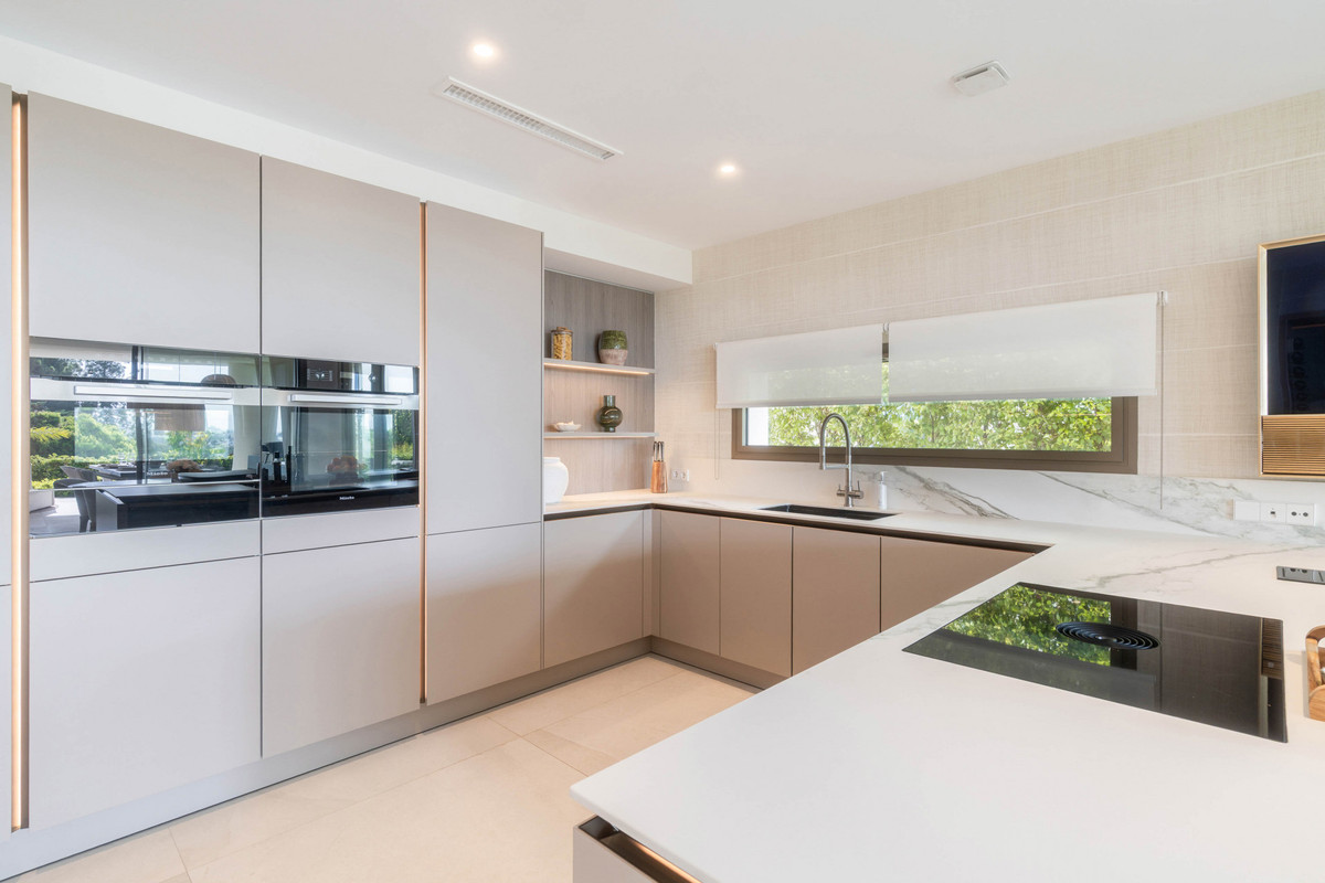 Se vende Villa - Chalet de 4 dormitorios en Costa Del Sol, Málaga, España