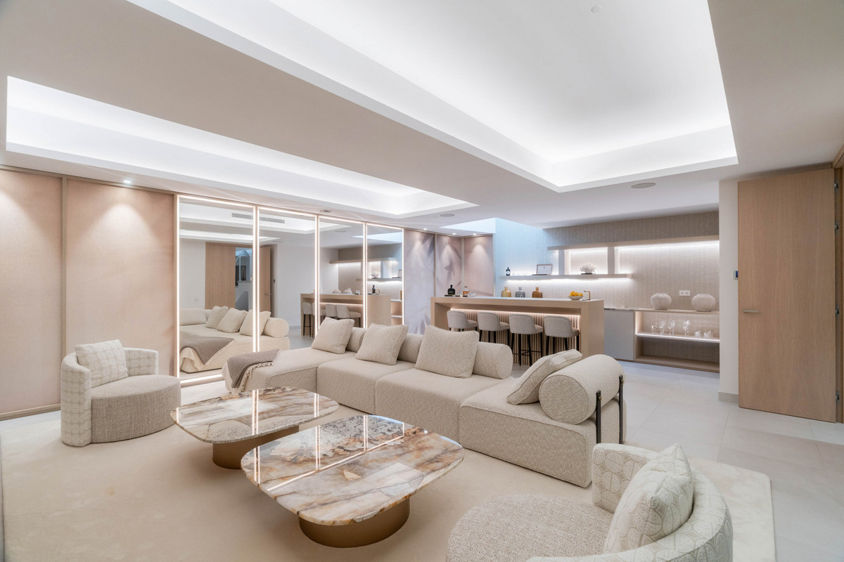 Se vende Villa - Chalet de 4 dormitorios en Costa Del Sol, Málaga, España