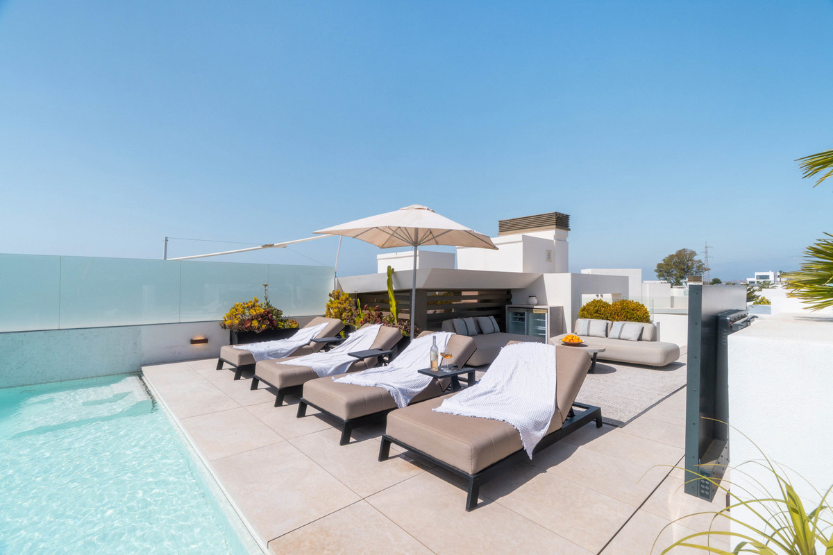 Se vende Villa - Chalet de 4 dormitorios en Costa Del Sol, Málaga, España