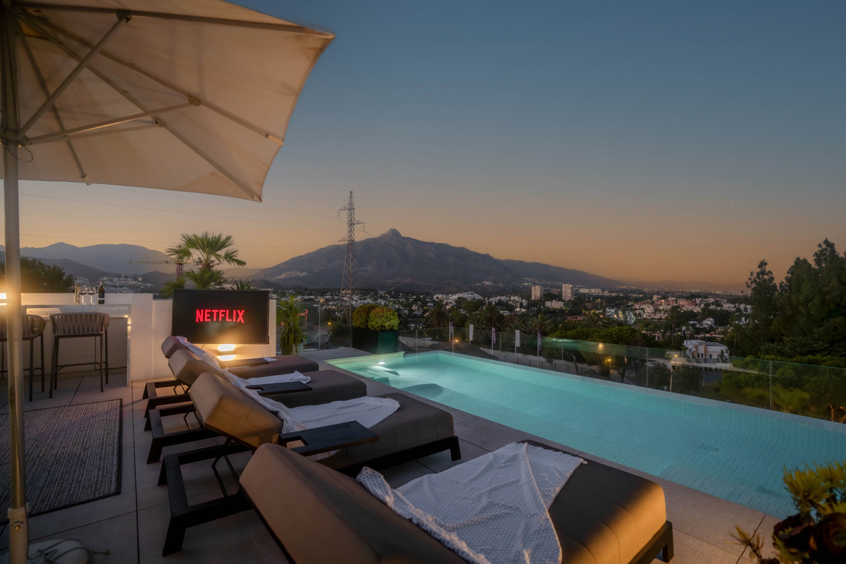 Se vende Villa - Chalet de 4 dormitorios en Costa Del Sol, Málaga, España
