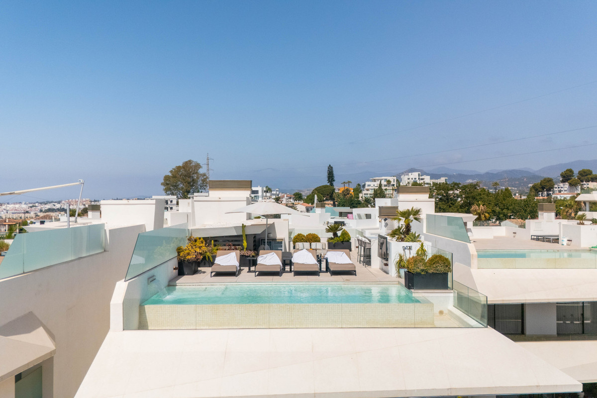 Se vende Villa - Chalet de 4 dormitorios en Costa Del Sol, Málaga, España