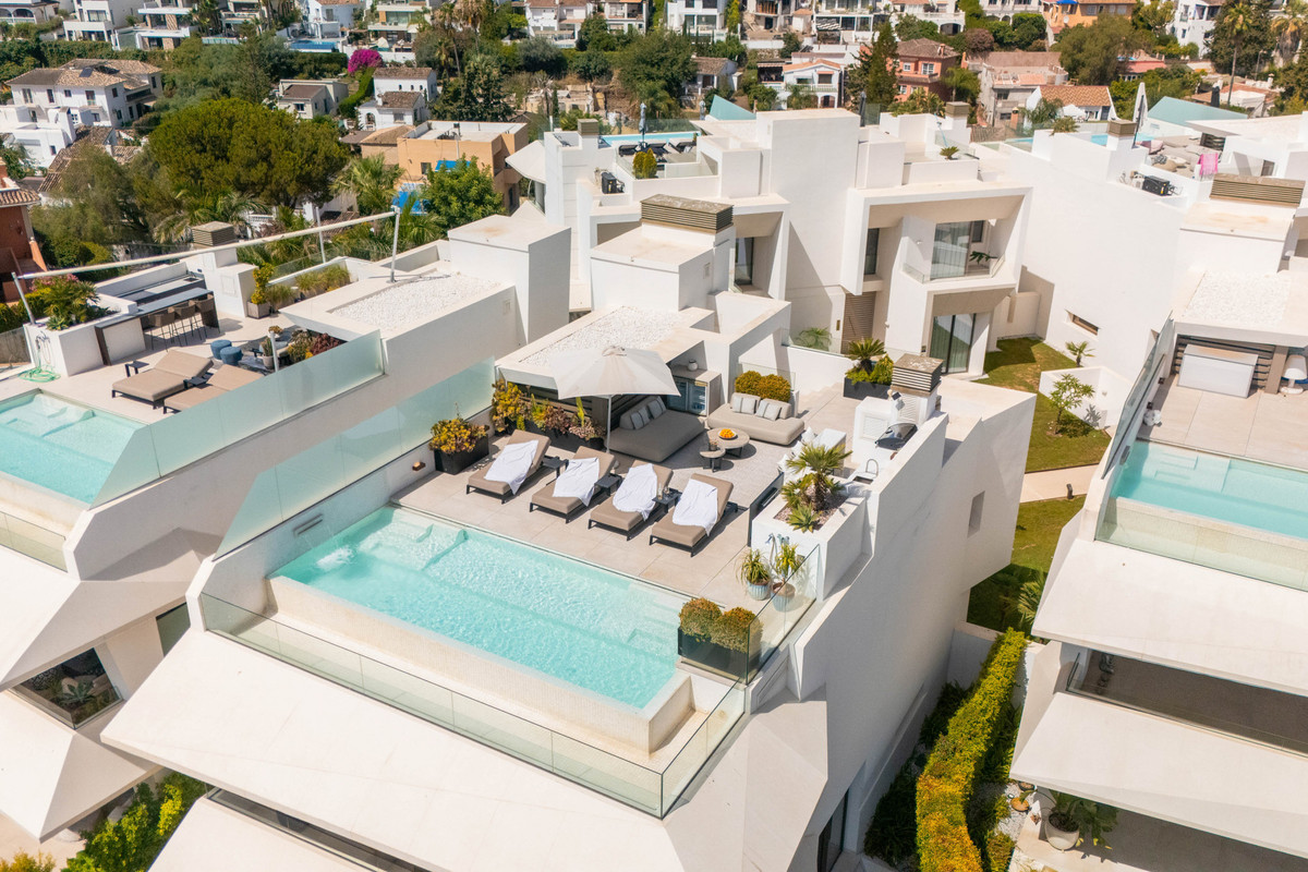 Se vende Villa - Chalet de 4 dormitorios en Costa Del Sol, Málaga, España