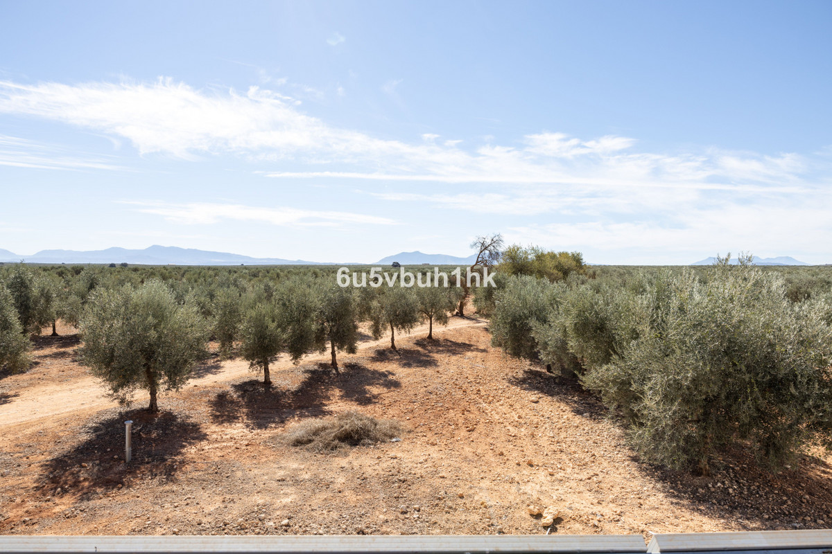 7 Bed Townhouse for sale in Antequera Costa Del Sol, Málaga, Spain