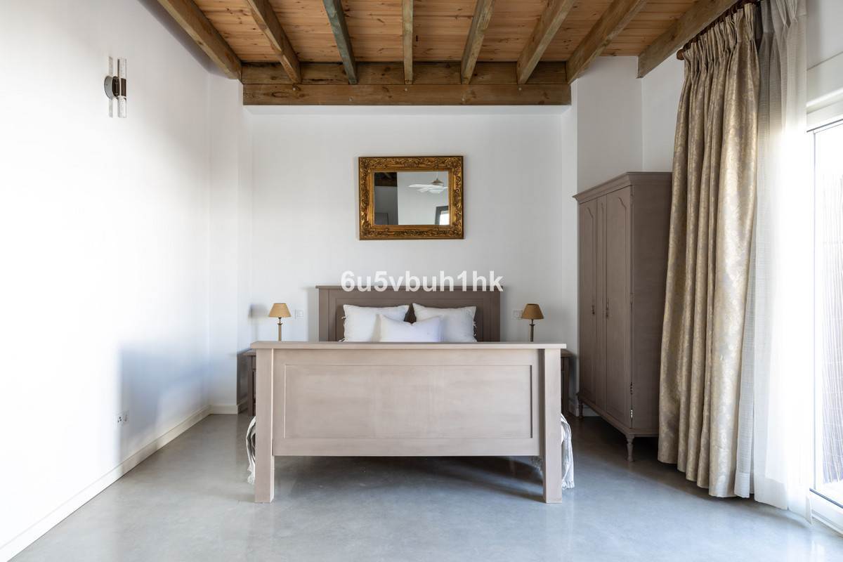 7 Bed Townhouse for sale in Antequera Costa Del Sol, Málaga, Spain