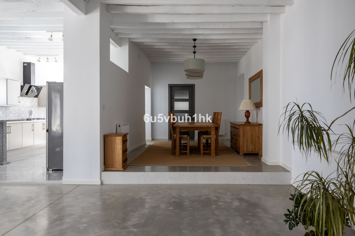 7 Bed Townhouse for sale in Antequera Costa Del Sol, Málaga, Spain
