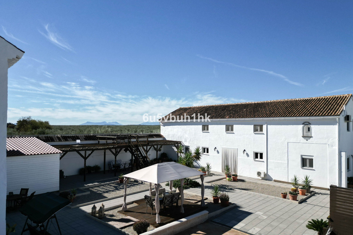 7 Bed Townhouse for sale in Antequera Costa Del Sol, Málaga, Spain