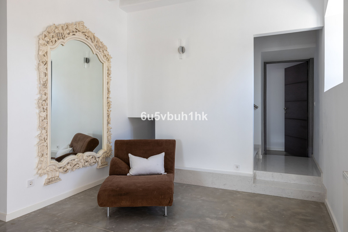 7 Bed Townhouse for sale in Antequera Costa Del Sol, Málaga, Spain
