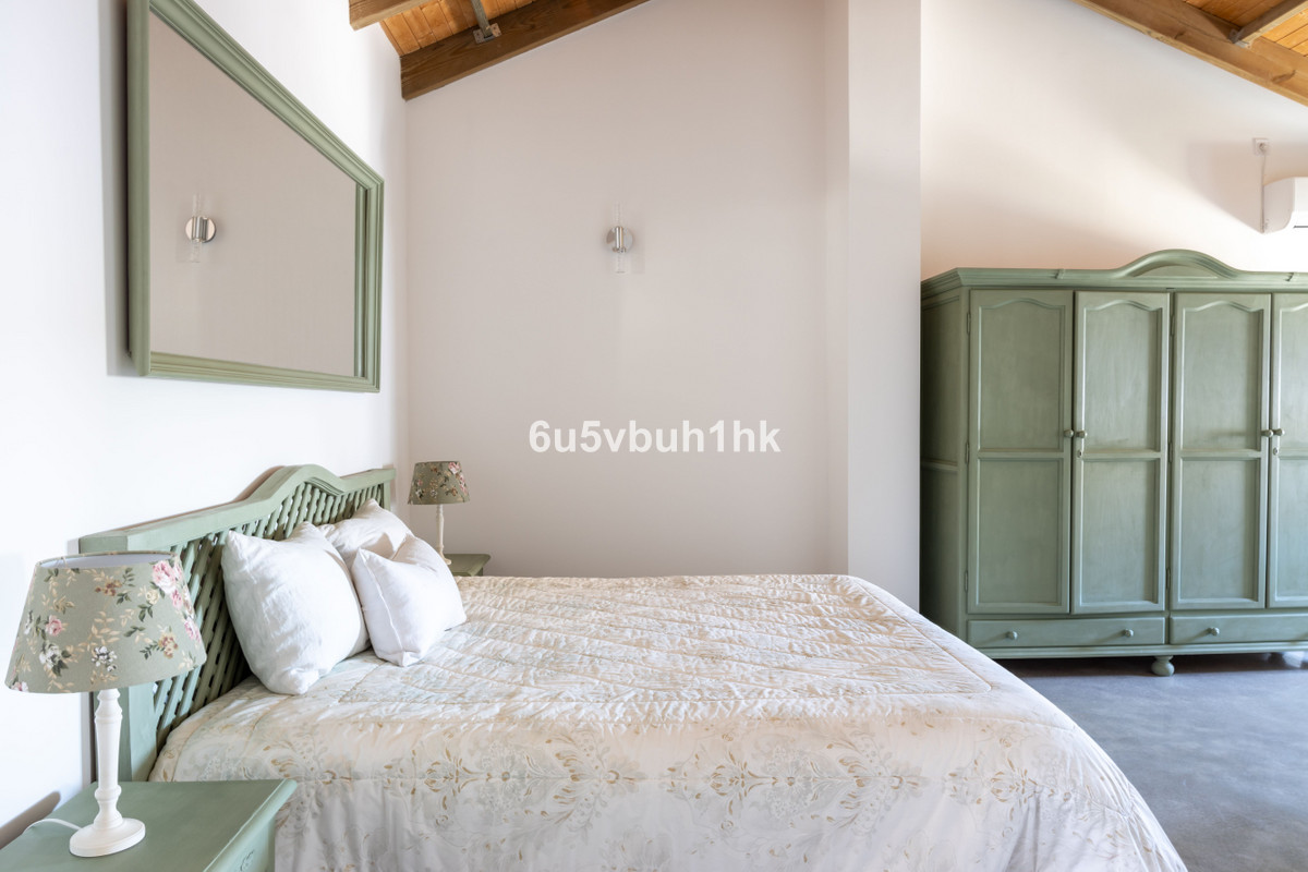 7 Bed Townhouse for sale in Antequera Costa Del Sol, Málaga, Spain