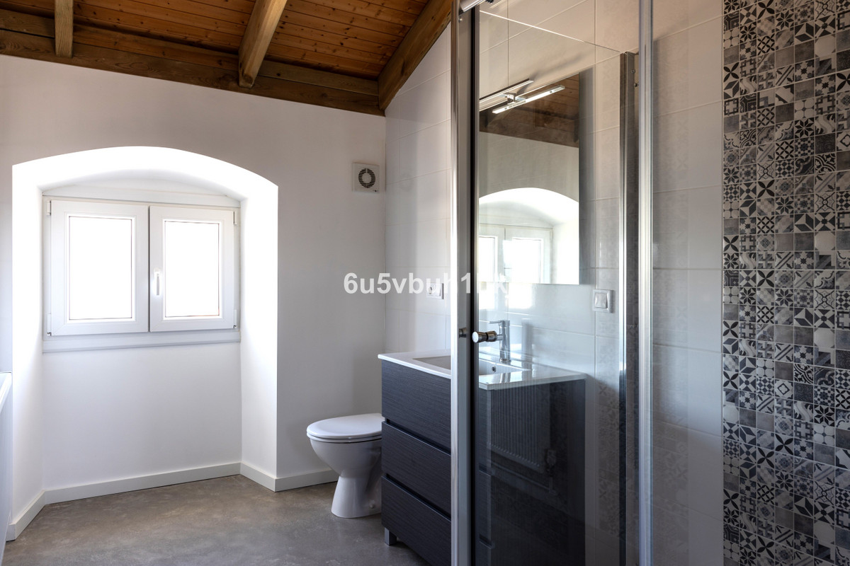 7 Bed Townhouse for sale in Antequera Costa Del Sol, Málaga, Spain