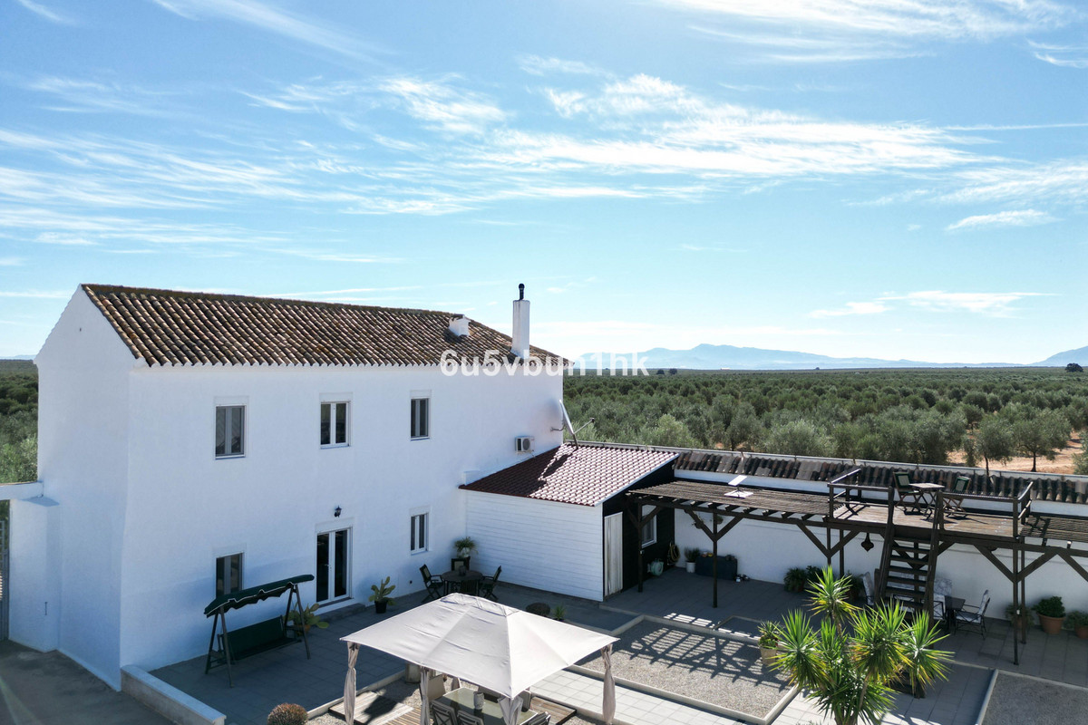 7 Bed Townhouse for sale in Antequera Costa Del Sol, Málaga, Spain