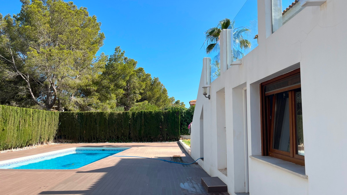 4 Bed Townhouse for sale in La Nucia Costa Blanca, Alicante, Spain