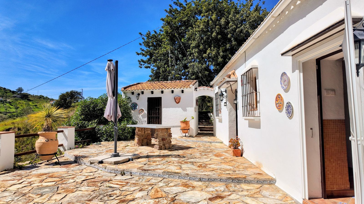 Se vende Finca - Cortijo de 3 dormitorios en Costa Del Sol, Málaga, España