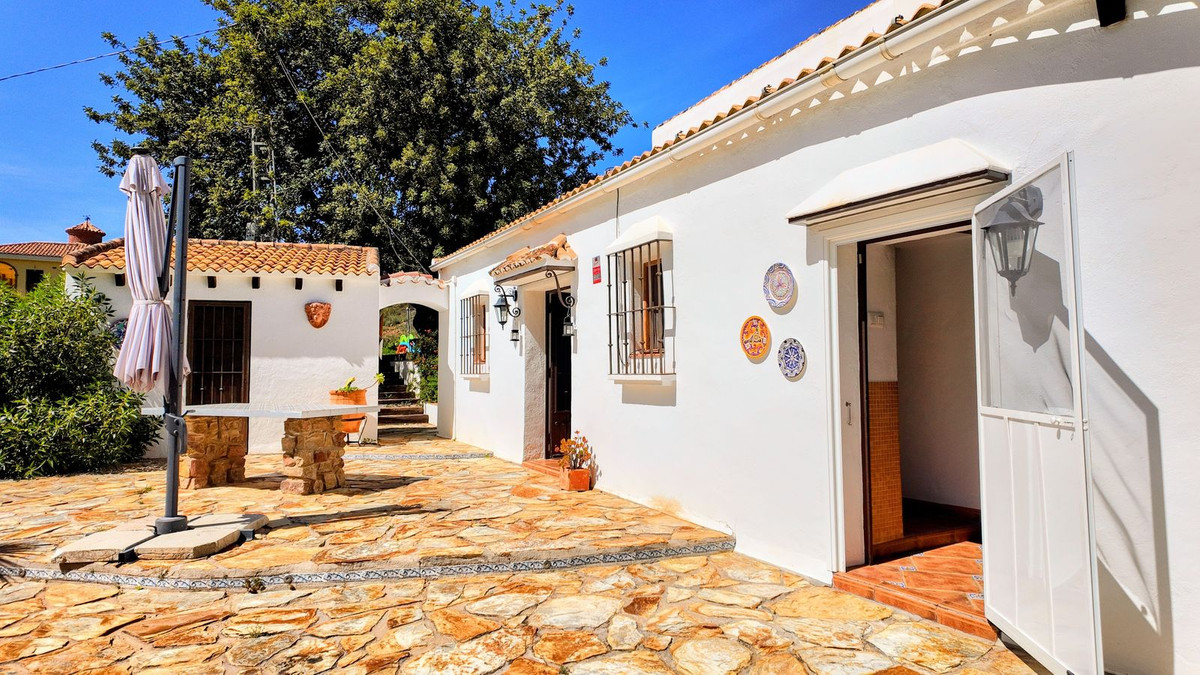 Se vende Finca - Cortijo de 3 dormitorios en Costa Del Sol, Málaga, España